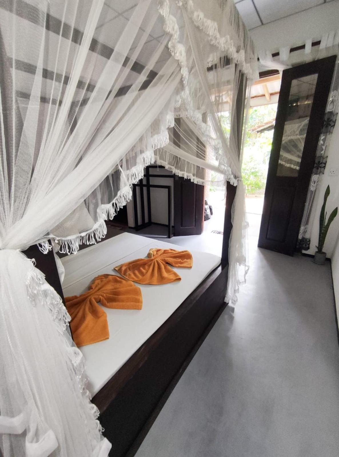 Hotel Aurora Midigama Ahangama Exterior foto